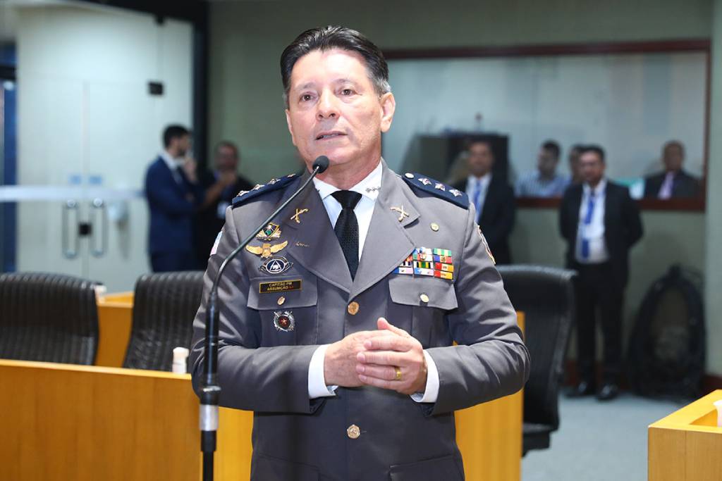 Assumção assina proposta para distribuição do medicamento na rede pública de saúde / Foto: Ellen Campanharo
