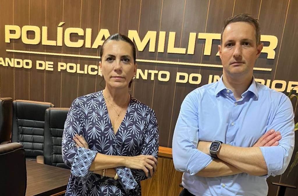 Deputada federal Rosana Valle (PL-SP) ao lado do secretário de Estado de Segurança Pública de São Paulo, Capitão Guilherme Derrite (PL-SP)