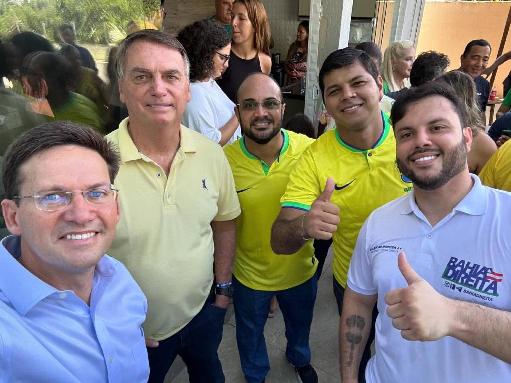 Presidente do PL da Bahia, João Roma (PL-BA), Deputado estadual Diego Castro (PL-BA), Presidente de Honra do PL, Jair Bolsonaro, Deputado federal Capitão Alden (PL-BA) - Foto: Divulgação/Assessoria de Imprensa