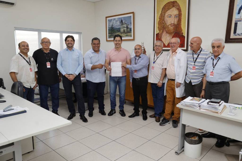 Deputados André do Prado (PL-SP) e Marcio Alvino (PL-SP) anunciam R$ 1 milhão para a Santa Casa de Mogi das Cruzes - Foto: Divulgação/Site do Deputado