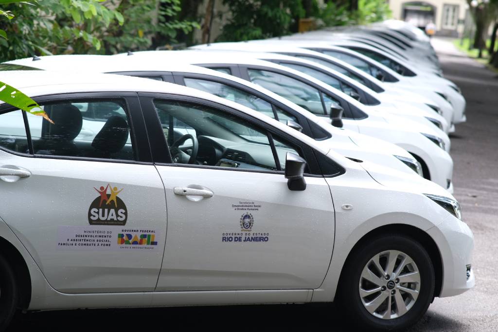 Viaturas destinadas às secretarias municipais de Assistência Social do Rio serão usadas para serviços administrativos, melhorar a logística de assistência aos municípios e fortalecer a atuação do Sistema Único de Assistência Social (SUAS) – Foto: (Carlos Magno)