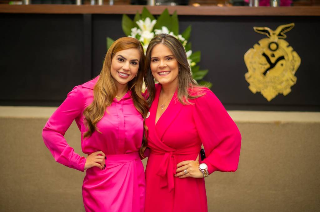 Deputada estadual Débora Menezes (PL-AM) homenageou a advogada e empresária Janaína Chagas com o diploma “Mulher Cidadã Amazonense'” - Foto: Assessoria de Comunicação - Foto: Assessoria de Comunicação