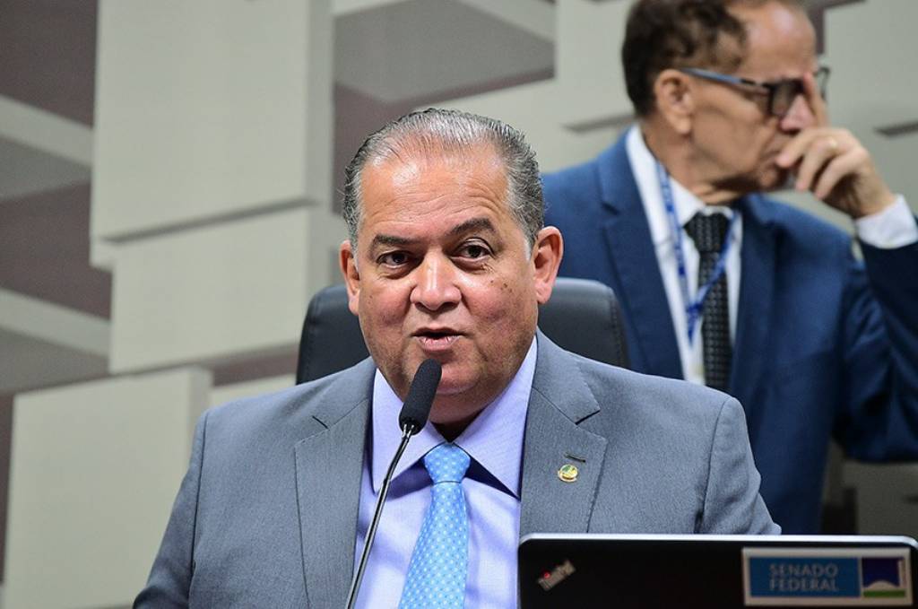 Presidente da CCDD senador Eduardo Gomes (PL-TO): a regulamentação do trabalho por aplicativos tramitará com urgência, o que nos obriga a antecipar o debate de um assunto complexo e polêmico – Foto: Pedro França/Agência Senado