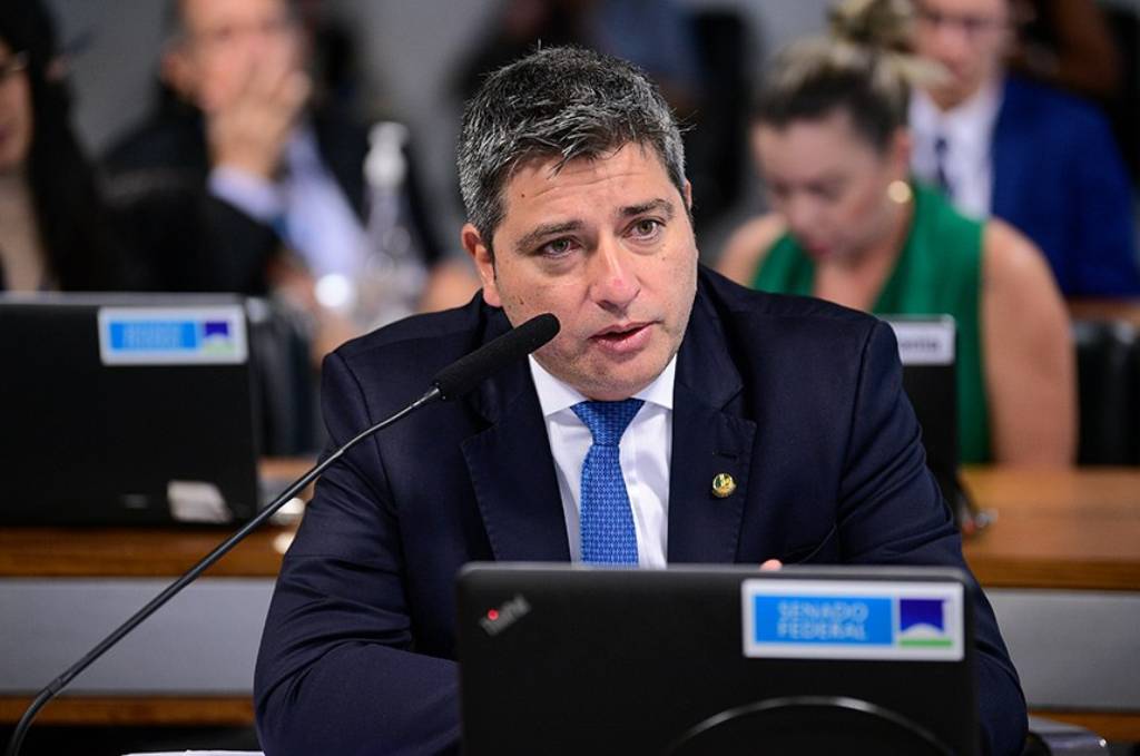 Autor do projeto Carlos Portinho (PL-RJ), destaca o pioneirismo da cidade no esporte e o turismo em torno da atividade - Foto: Pedro França/Agência Senado