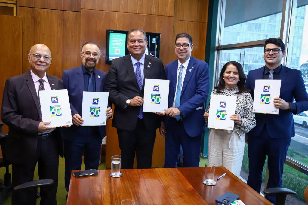 Presidente nacional do PL60+, Deputado Federal Lincoln Portela (PL-MG), o Líder do PL na Câmara, Deputado Federal Altineu Cortes (PL-RJ), o Senador Eduardo Gomes (PL-TO), a Deputada Federal Rosângela Reis (PL-MG) e o Deputado Federal Professor Alcides (PL-GO). O coordenador da Universidade da Maturidade (UMA) de Tocantins, Luiz Sinésio Neto - Foto: Natanael Alves