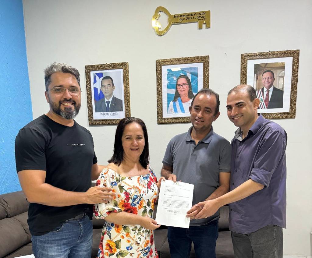 Prefeita Belezinha comemora recursos de 700.000 encaminhados para área da Saúde em Chapadinha após emenda parlamentar do deputado estadual Aluízio Santos - Foto: Divulgação/Blog do Diniz