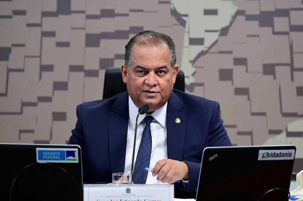 Senador Eduardo Gomes (PL-TO) avalia, em seu relatório inicial, dez projetos sobre IA Pedro França/Agência Senado