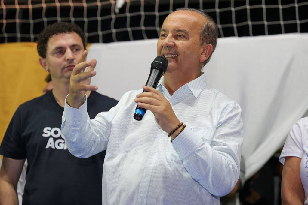 Governador Jorginho Mello (PL-SC) participa da abertura do Torneio Familiar de Futsal de Salete - Foto: Roberto Zacarias / SECOM