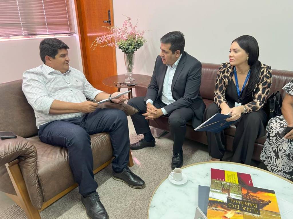 No encontro, o deputado citou a Carlos Felinto questões relacionados a parcerias - Foto: Bruna Camila/Ascom