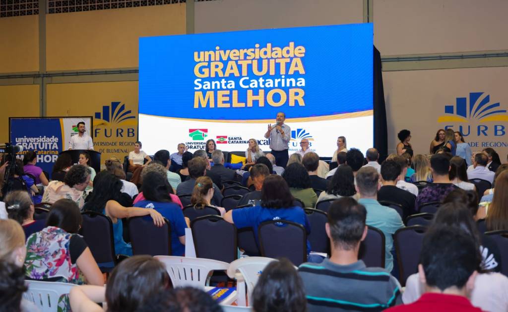 Governador Jorginho Mello (PL-SC) participa em Blumenau de encontro regional do Circuito Universidade Gratuita Santa Catarina Melhor - Foto: Roberto Zacarias / SECOM