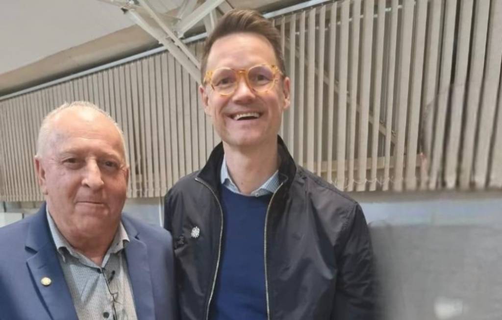 Deputado Oscar Gutz(PL-SC) e o secretário de Estado da Fazenda, Cleverson Siewert – Foto: Divulgação/ agencia-alesc.sc