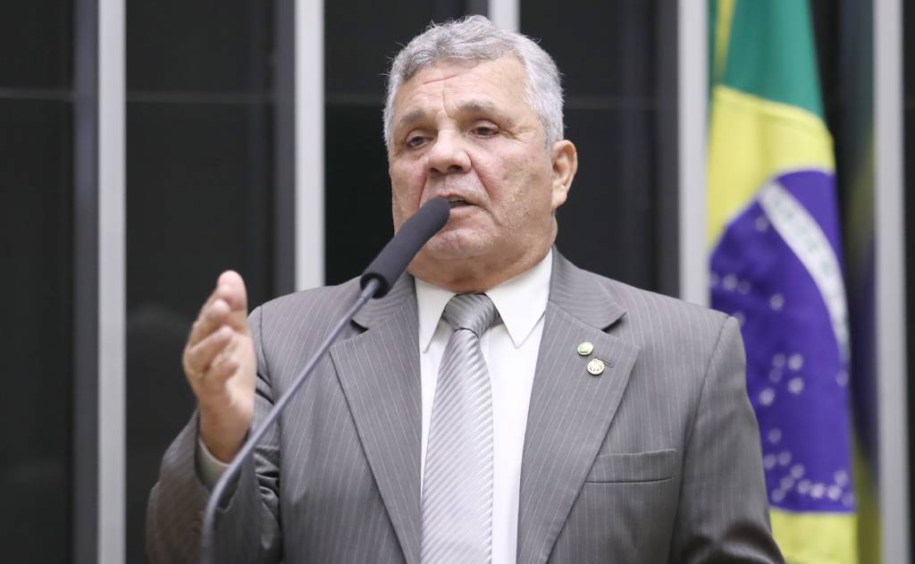 O autor da proposta, deputado Alberto Fraga (PL-DF) – Foto: Zeca Ribeiro / Câmara dos Deputados
