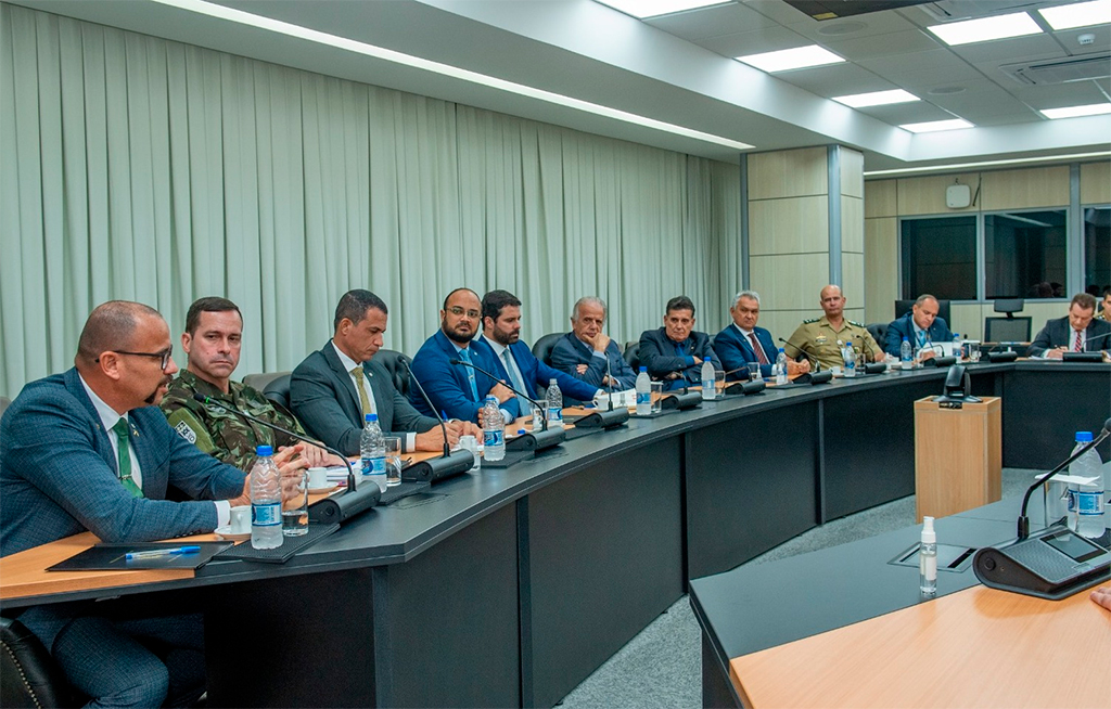 Bancada da Segurança Pública participa de reunião no Ministério da Defesa