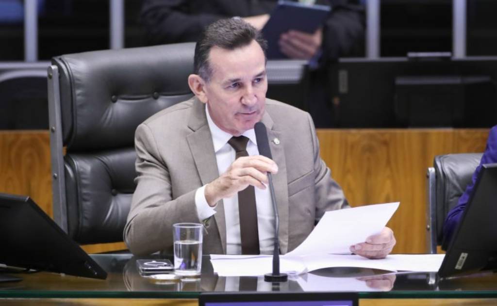 Jorge Goetten (PL-SC): objetivo é dar tempo para as pessoas recuperarem parte do patrimônio - Foto: Bruno Spada/Câmara dos Deputados
