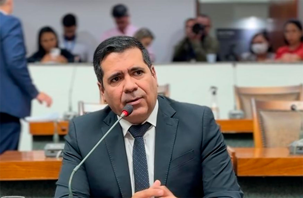 Pintura da pista e placas de trânsito trarão segurança para quem transita na TO-164 - Foto: Arquivo Ascom