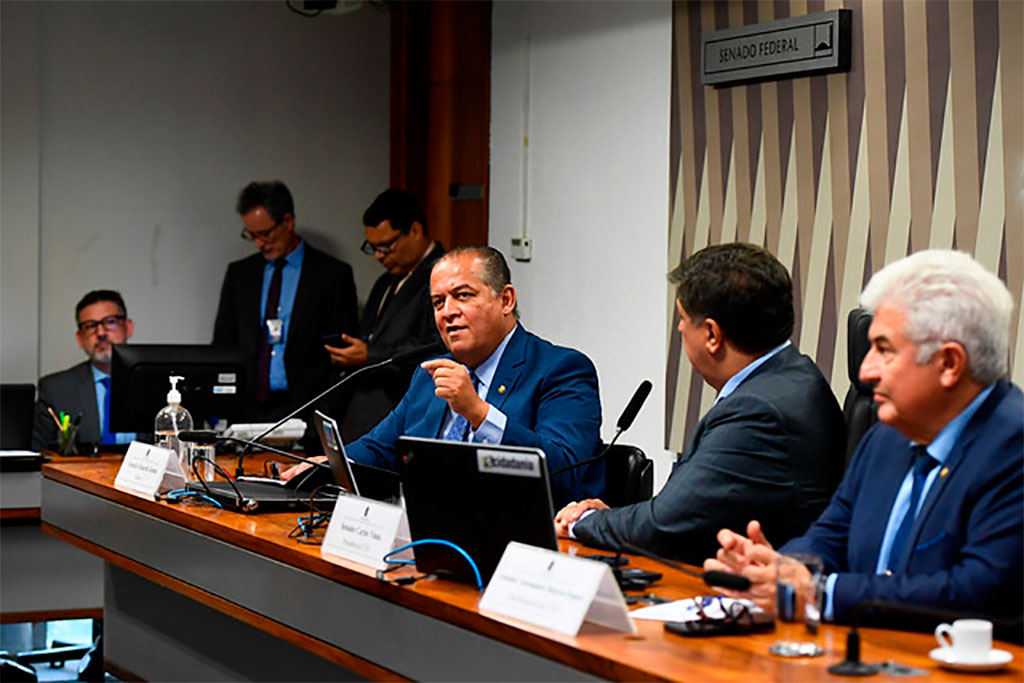 Relator da CTIA, senador Eduardo Gomes (PL-TO), em pronunciamento; presidente da CTIA, senador Carlos Viana (Podemos-MG); vice-presidente da CTIA, senador Astronauta Marcos Pontes (PL-SP) - Foto: Roque de Sá/Agência Senado