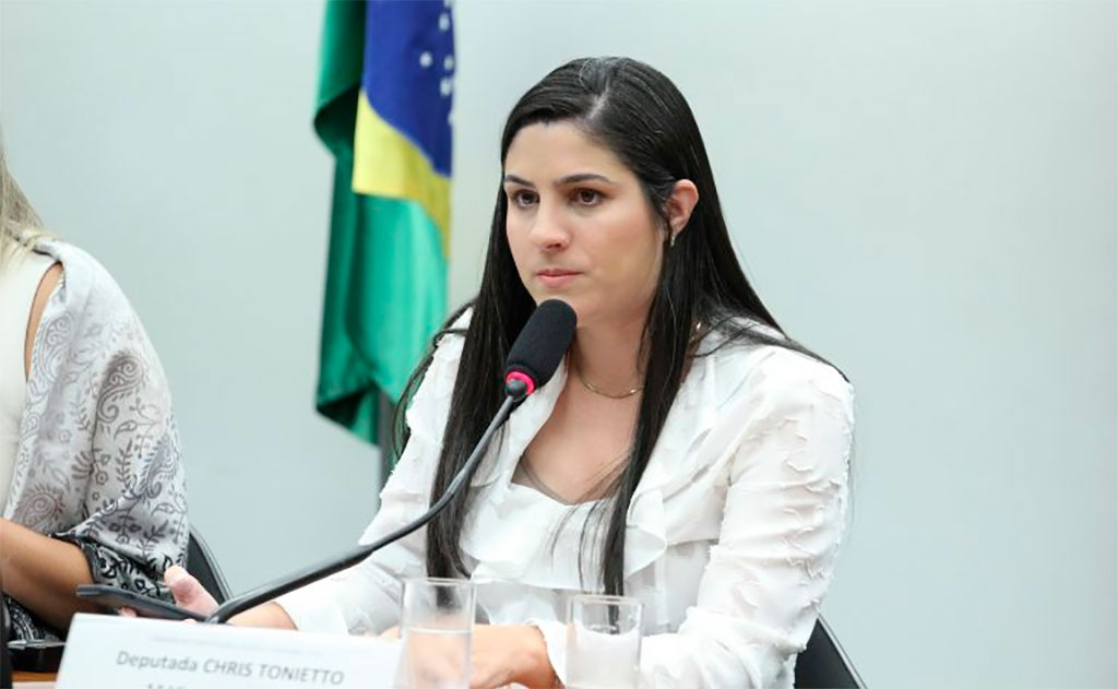 Deputada Chris Tonietto (PL-RJ), relatora do projeto de lei – Foto: Vinicius Loures/Câmara dos Deputados
