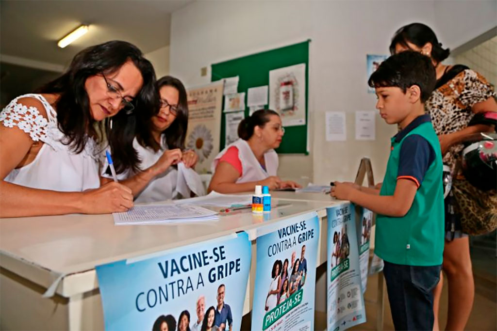 Objetivo é elevar cobertura vacinal de alunos da educação infantil e do ensino fundamental – Foto: Neto Talmeli/Prefeitura de Uberaba-MG