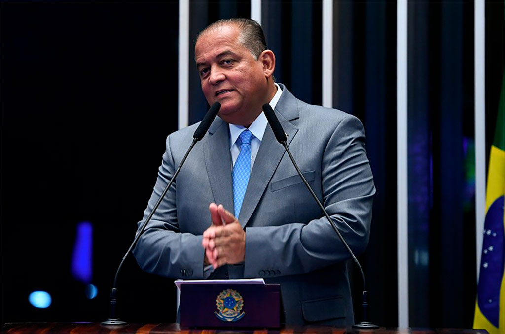 Senador Eduardo Gomes (PL-TO) apresentou substitutivo ao projeto de Rodrigo Pacheco – Foto: Edilson Rodrigues/Agência Senado