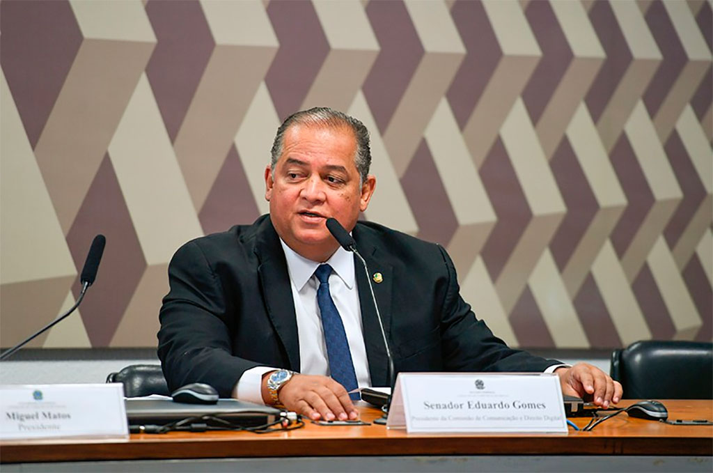 Senador Eduardo Gomes (PL-TO) apresentou substitutivo ao PL 2.338/2023, de Rodrigo Pacheco, que tem base no anteprojeto elaborado por uma comissão de juristas especializados no assunto – Foto: Edilson Rodrigues/Agência Senado