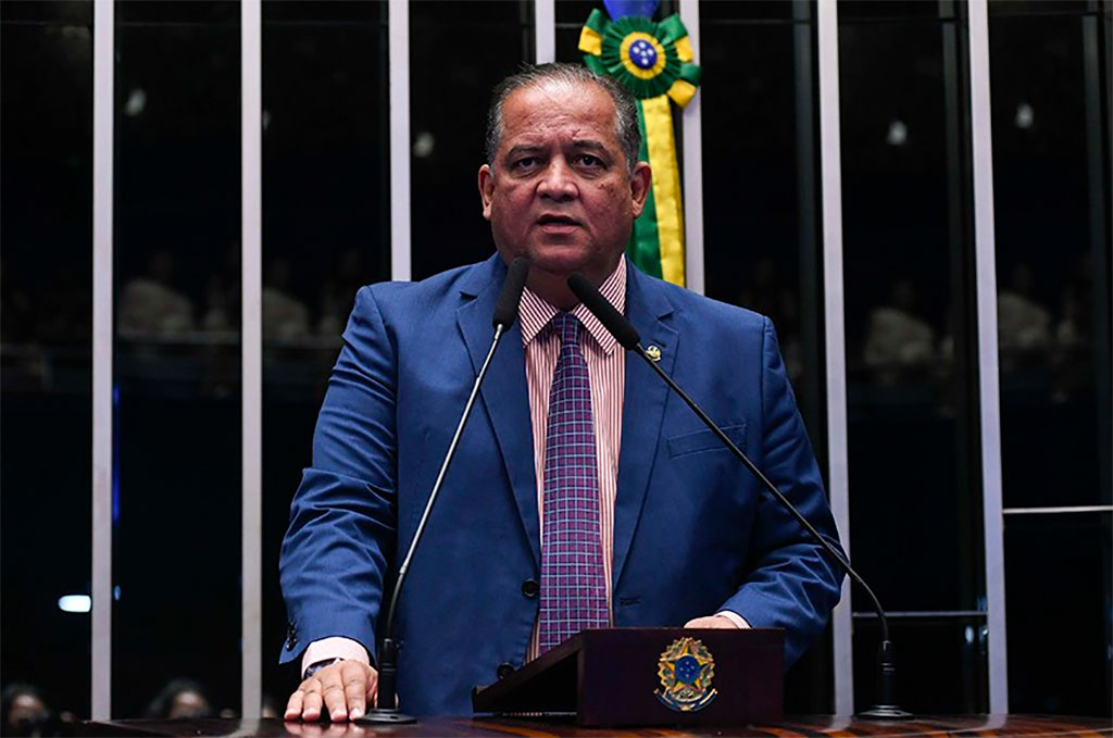 Senador Eduardo Gomes (PL-TO): projeto sobre IA exige análise aprofundada e debate democrático