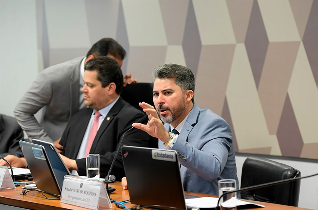 O PL 5.073/2010, do senador Marcos Rogério (PL-RO), teve relatório favorável de Flávio Bolsonaro (PL-RJ) na CCJ e segue para a Câmara – Foto: Saulo Cruz/Agência Senado
