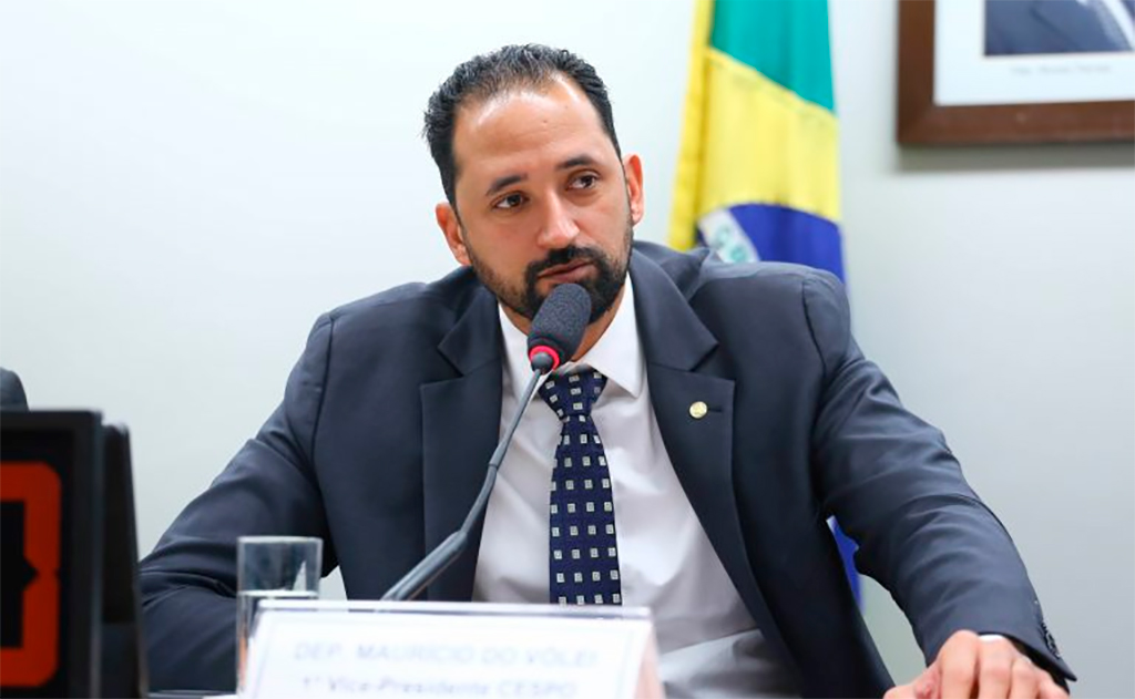 Relator, deputado Mauricio do Vôlei (PL-MG) recomenda a aprovação do texto, com mudanças – Foto: Vinicius Loures/Câmara dos Deputados