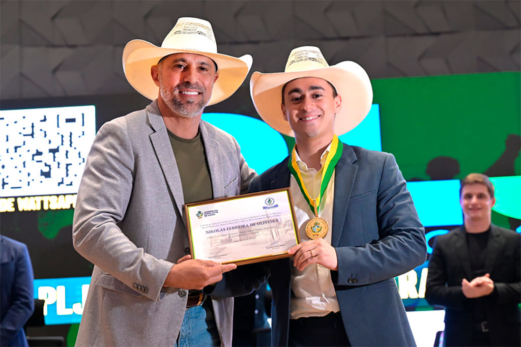 Sessão de entrega da Medalha do Mérito Legislativo Pedro Ludovico Teixeira ao deputado federal Nikolas Ferreira de Oliveira (PL-MG) - Foto: Sérgio Rocha