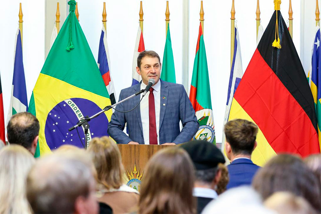 Presidente Paparico (PL-RS) conduz homenagens ao Bicentenário da Imigração Alemã no RS - Foto: Lucas Kloss