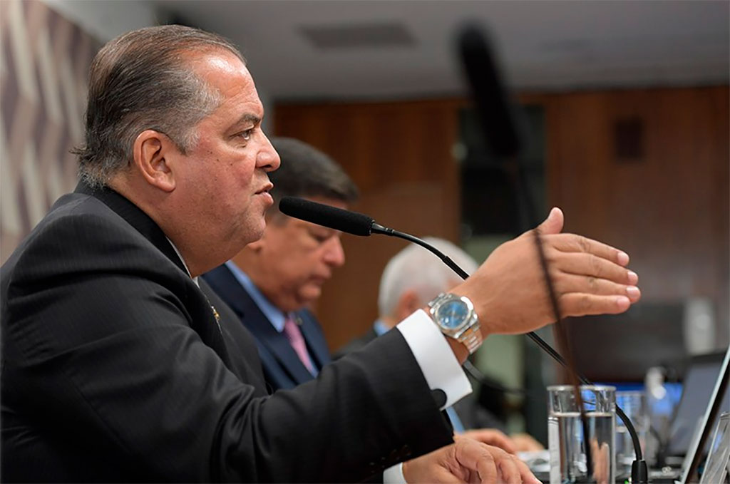 Senador Eduardo Gomes (PL-TO) alterou relatório após receber 30 emendas, das quais metade foi aceita integral ou parcialmente – Foto: Saulo Cruz/Agência Senado