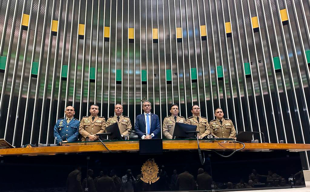 Deputado federal Gustavo Gayer (PL-GO - Imagens: Divulgação/Sessão solene em homenagem à PMGO de 2023