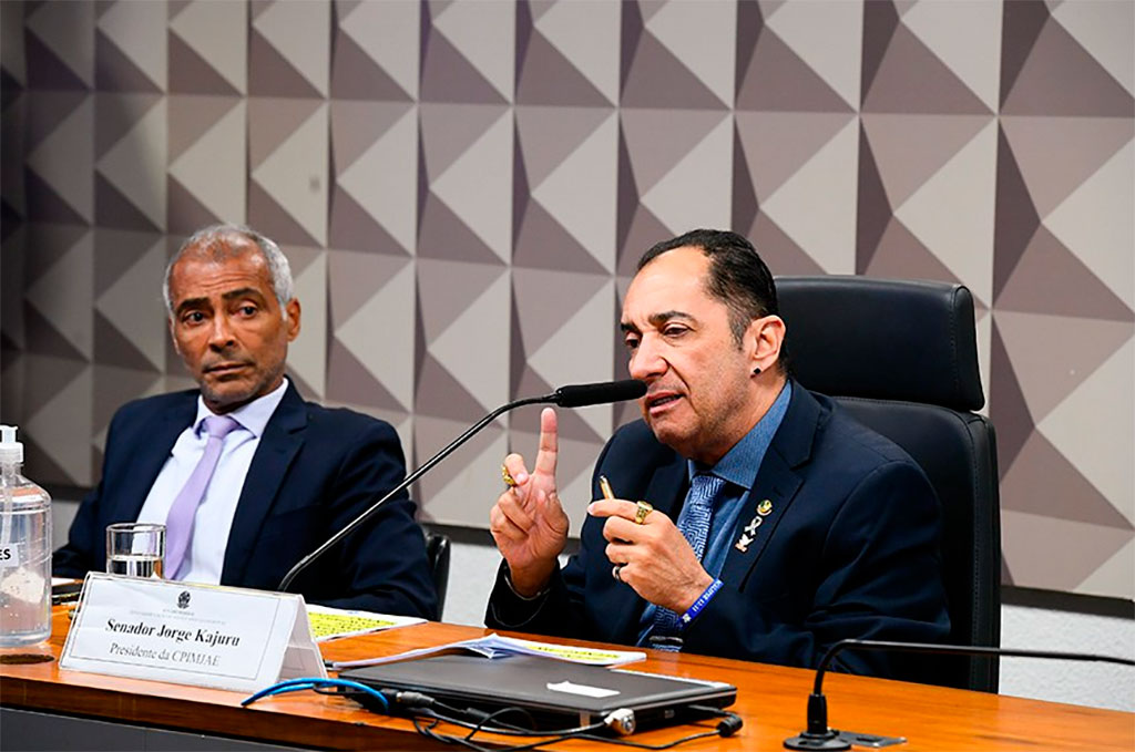 O relator da CPI, senador Romário (PL-RJ), e o presidente do colegiado, senador Jorge Kajuru Marcos Oliveira/Agência Senado