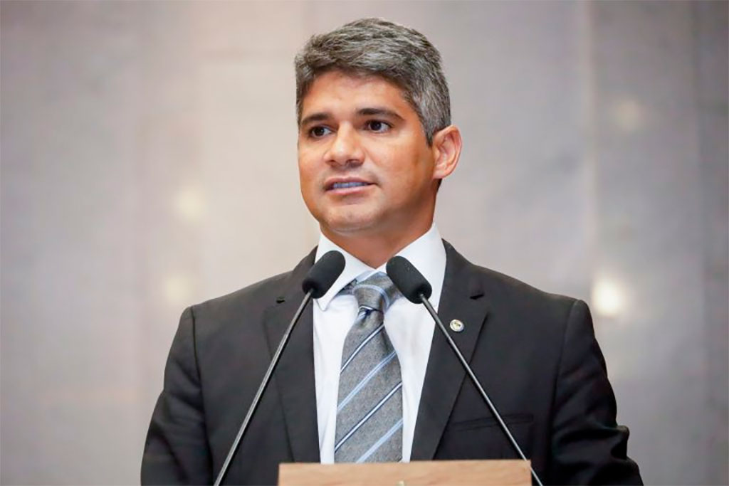 Renato Antunes (PL-PE) propôs equipes multidisciplinares para apoio psicológico e mediação de conflitos nas escolas. Foto: Amaro Lima