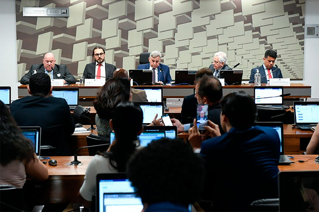 Senador Izalci Lucas (PL-DF): Cashback e isenção da cesta básica foram temas de audiência sobre a regulamentação da reforma tributária – Foto: Jefferson Rudy/Agência Senado