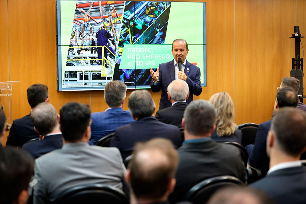 Novos incentivos aprovados pelo governador vão gerar 12 mil empregos e R$ 2,3 bilhões em investimentos em SC - Foto: Eduardo Valente/Secom