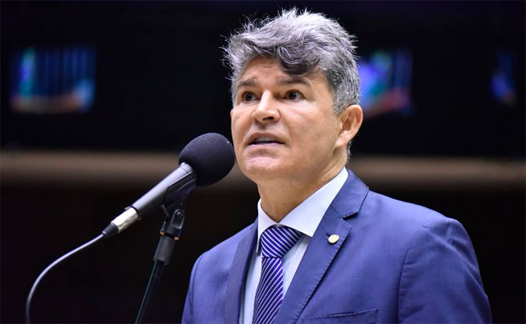 O autor da proposta, deputado José Medeiros (PL-MT) - Foto: Zeca Ribeiro/Câmara dos Deputados