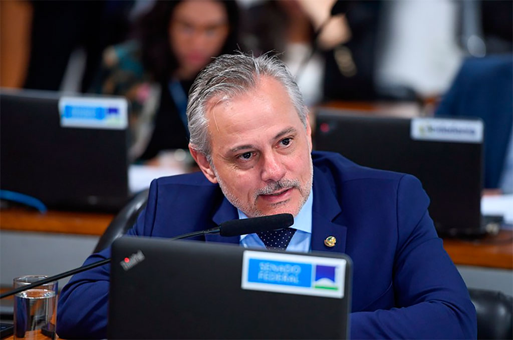 Senador Beto Martins (PL-SC): recomenda aprovar projeto com advertências sobre malefícios do álcool, tabaco e outras drogas – Foto: Edilson Rodrigues/Agência Senado