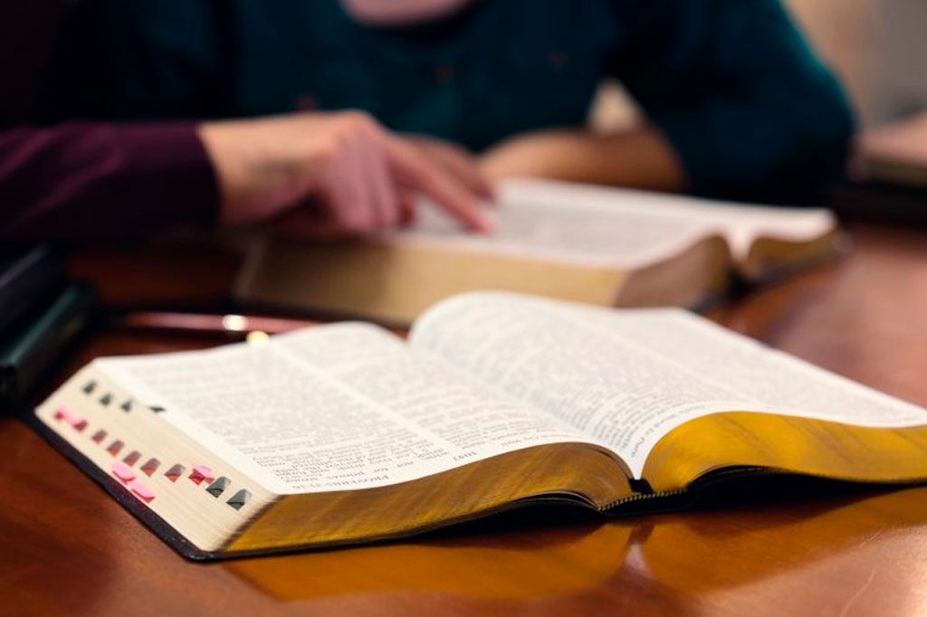 Teologia é o estudo de princípios de uma religião ou doutrina – Foto: GettyImages