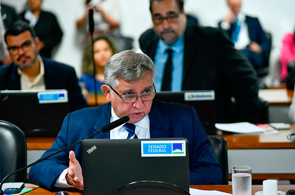 Izalci Lucas (PL-DF) relatou o projeto que deu origem à lei em homenagem a Anísio Teixeira – Foto: Geraldo Magela/Agência Senado