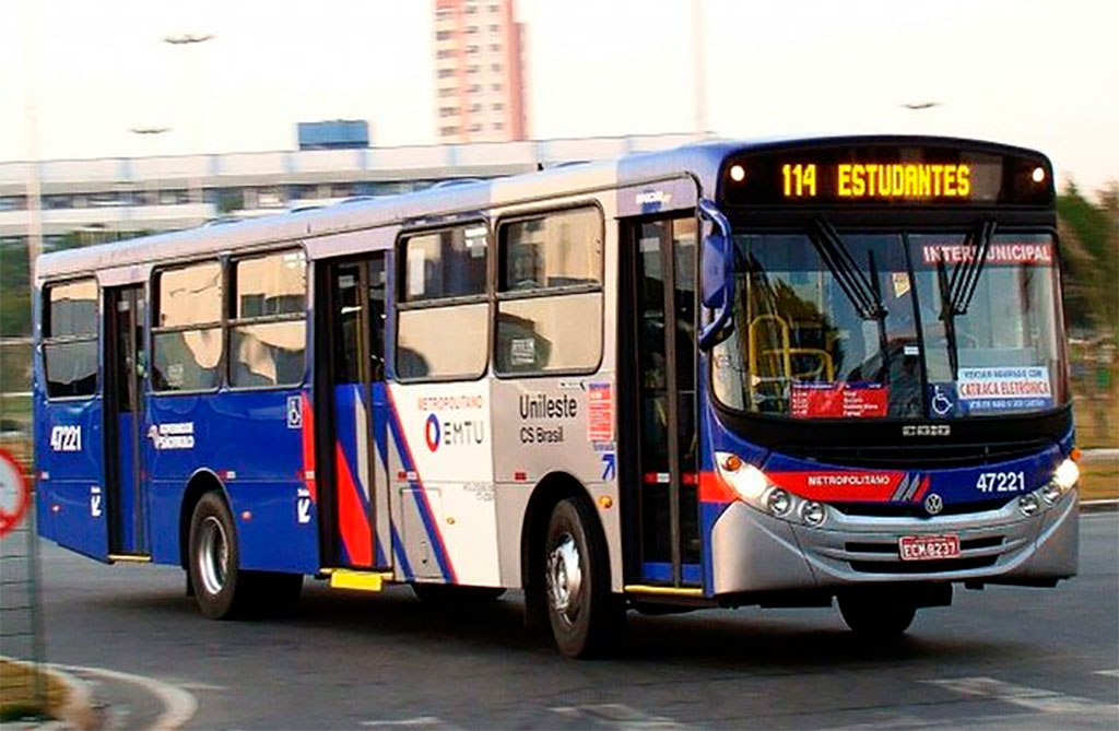 Lei 10.385/1999 permite que pessoas com deficiência desçam fora do ponto em ônibus intermunicipais; Lei 17.173/2019 permite que mulheres, idosos e PCDs saltem fora do ponto das 22h às 05h - Foto: divulgação/ALESP