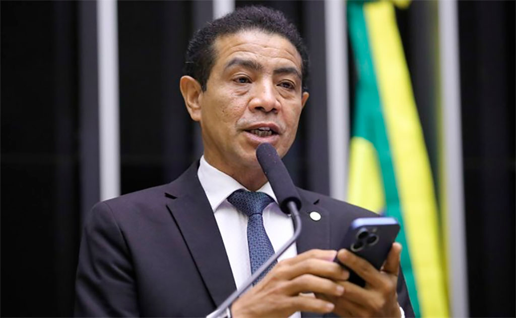 Pastor Gil (PL-MA): proposta visa garantir mais praticidade e segurança aos consumidores – Foto: Mário Agra / Câmara dos Deputados