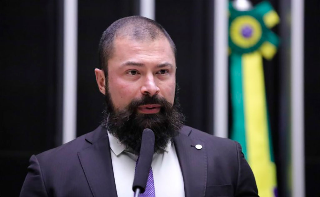 Deputado Delegado Paulo Bilynskyj (PL-SP): profissionais precisam estar bem treinados no uso de seus armamentos – Foto: Mario Agra / Câmara dos Deputados