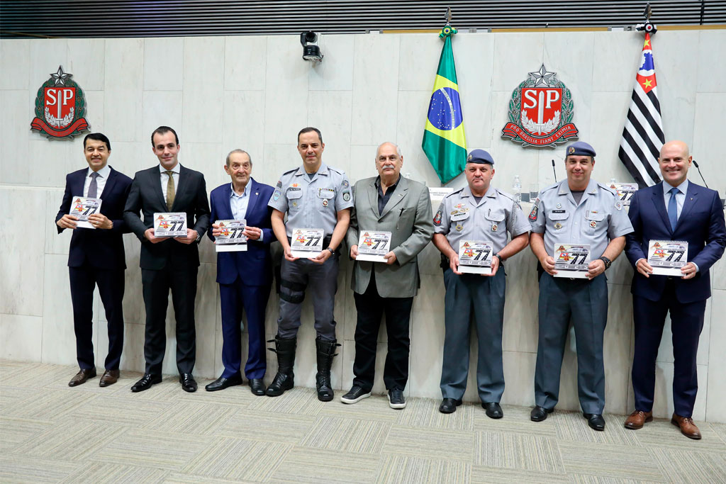 Polícia Rodoviária premia concurso de cartão de Natal e lança calendário 2025 - Foto: divulgação/Assessoria do deputado Carlos Cezar/ALESP