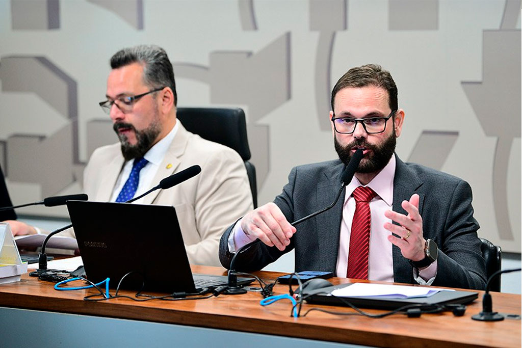 O senador Jorge Seif (à direita) foi o relator da proposta na Comissão de Agricultura (CRA) – Foto:Pedro França/Agência Senado