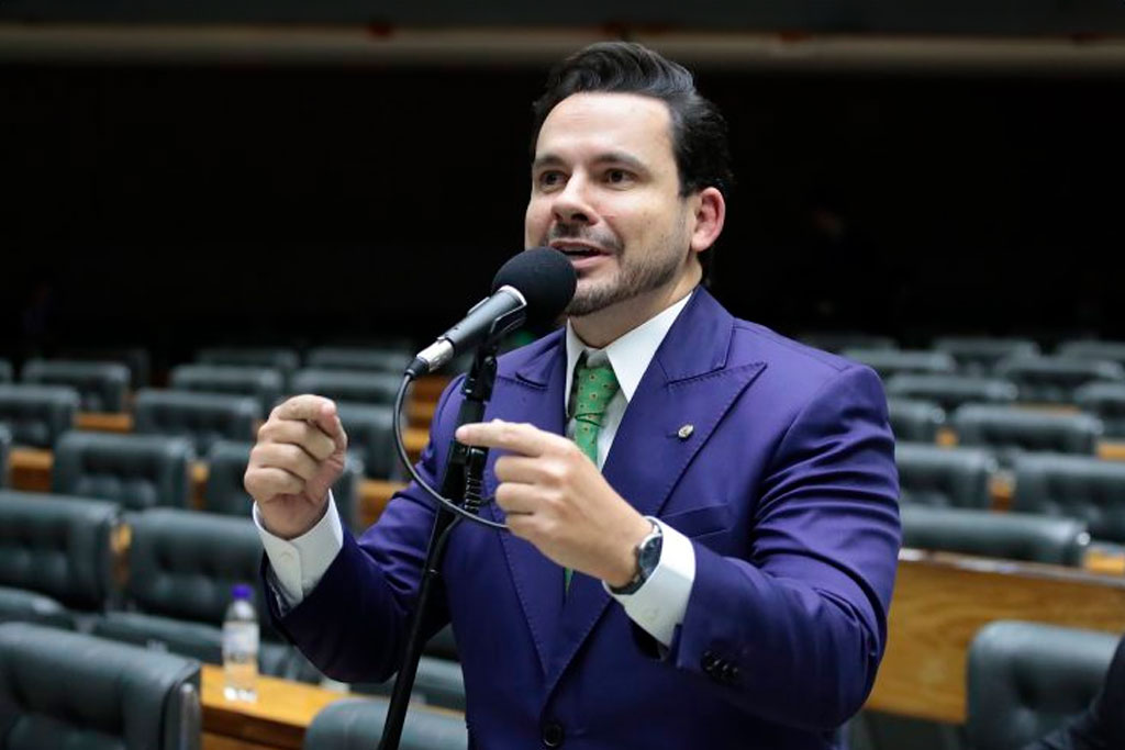Deputado Capitão Alberto Neto (PL-AM) recomendou a aprovação da proposta – Foto: Vinicius Loures/Câmara dos Deputados