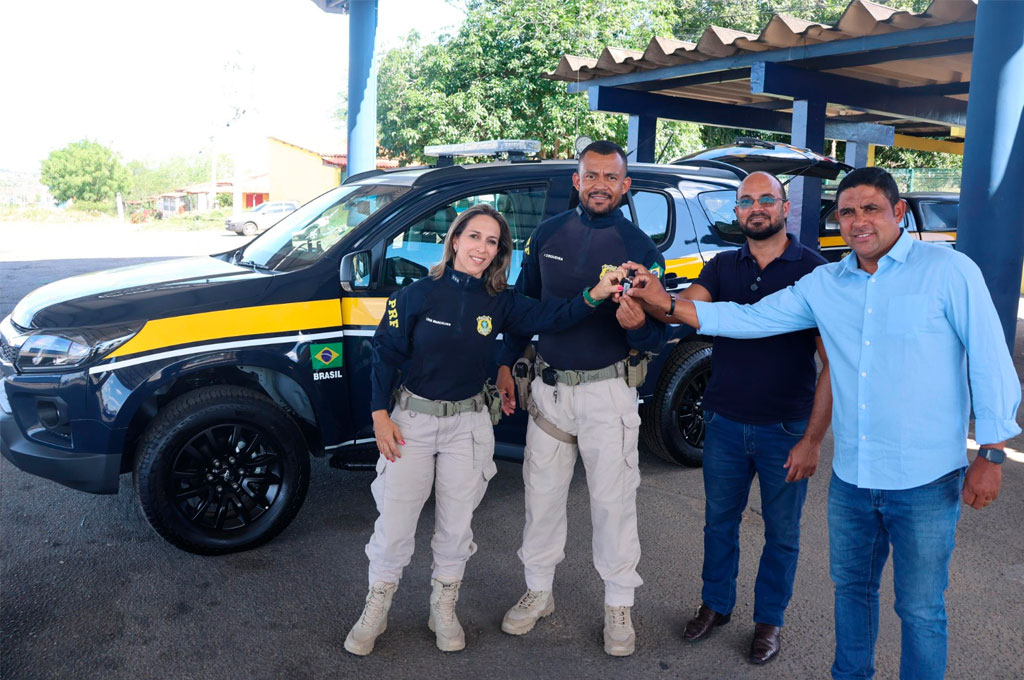 PRF de Feira de Santana recebe viatura de Capitão Alden (PL-BA) - Foto: divulgação/Assessoria de Imprensa do Deputado