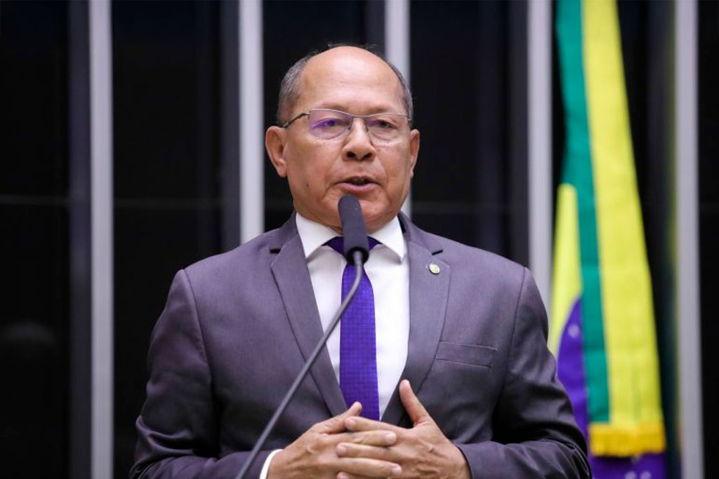 Deputado Coronel Chrisóstomo recomendou a aprovação do texto original – Foto: Mário Agra / Câmara dos Deputados