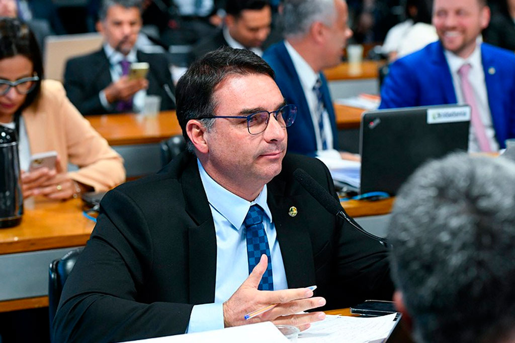 O senador Flávio Bolsonaro (PL-RJ) é o relator dessa proposta – Foto: Marcos Oliveira/Agência Senado