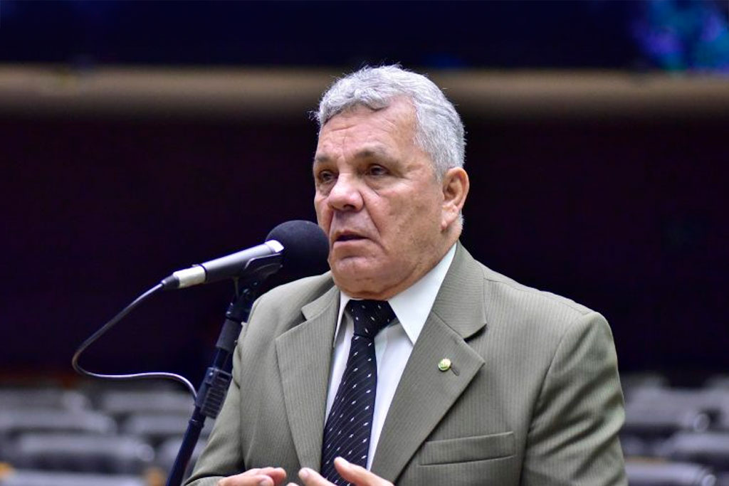 Deputado Alberto Fraga (PL-DF): mudança dará mais segurança à concessão do benefício – Foto: Zeca Ribeiro / Câmara dos Deputados