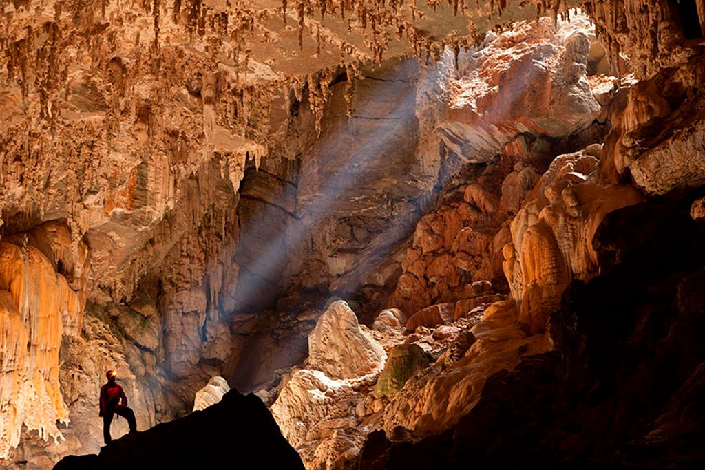 Contato com atrações naturais, como cavernas, pode ser assegurado por lei – Foto: Caio Ribeiro/Agência Senado
